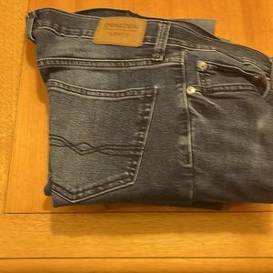 Mens 32” 32” Denizen From Levi’s 288 Skinny